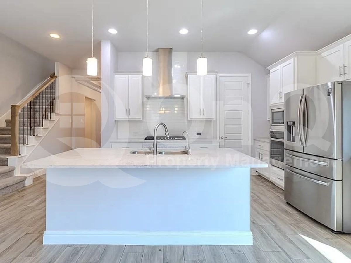 3215 Mattie Grey Ln - Photo 7 of 34