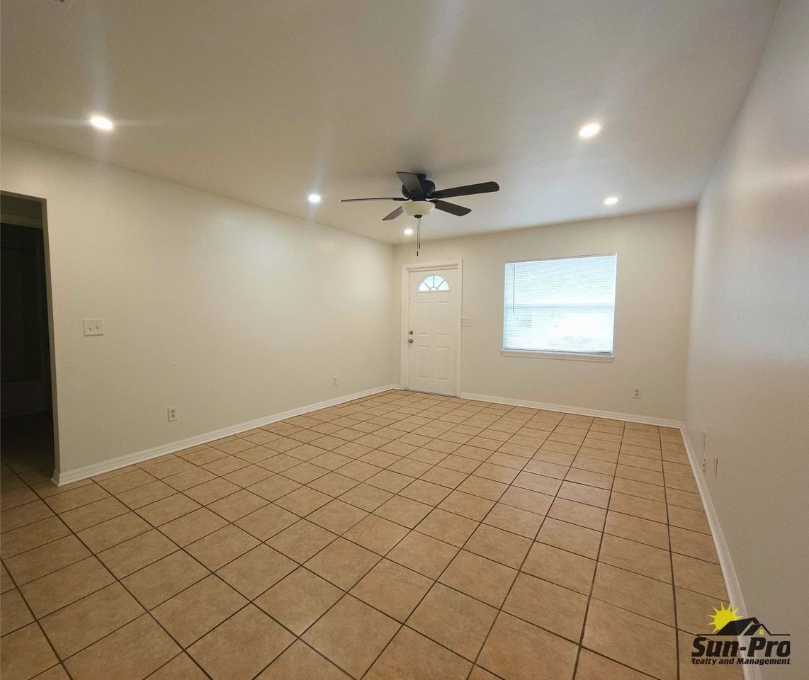 715 Georgia St #1 - Photo 5 of 16