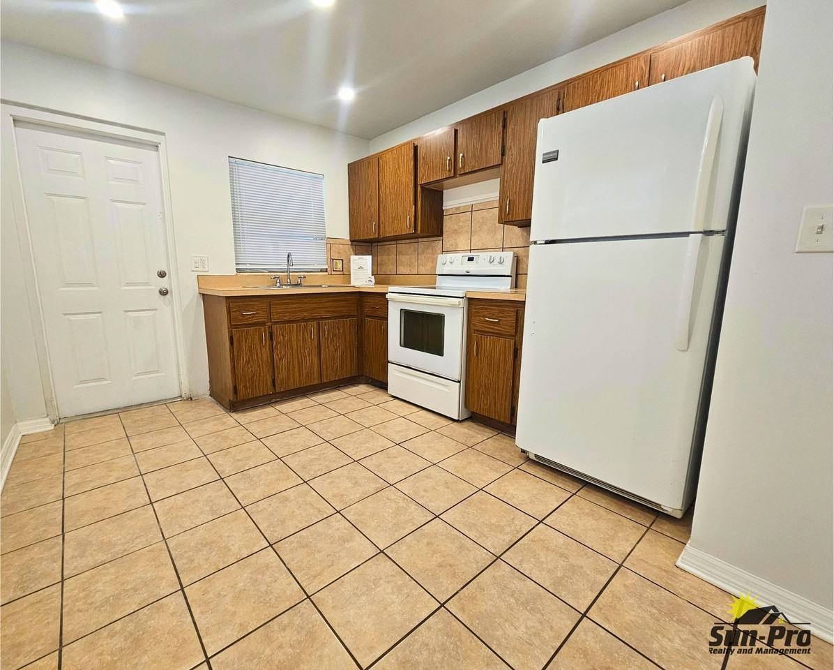 715 Georgia St #1 - Photo 7 of 16