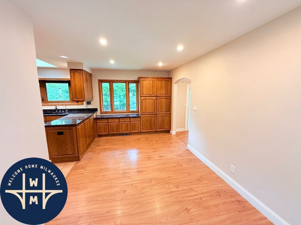 12400 Elmhurst Pkwy - Photo 7 of 28