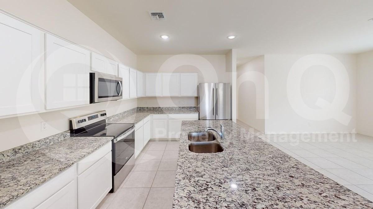 5922 E Athena Rd - Photo 5 of 23