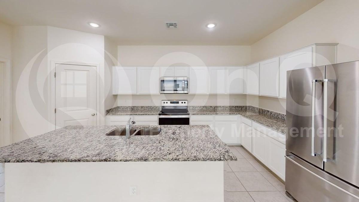 5922 E Athena Rd - Photo 6 of 23