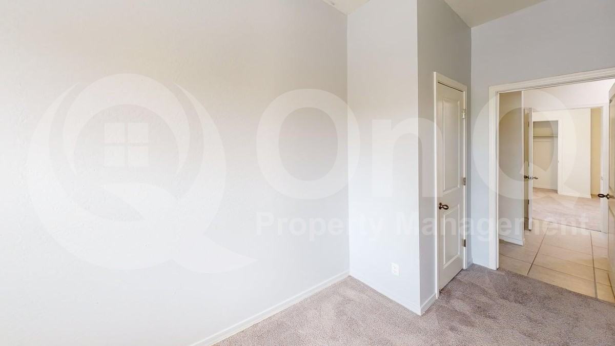5922 E Athena Rd - Photo 7 of 23