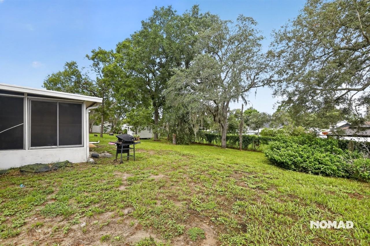 14169 Spring Hill Dr - Photo 5 of 38