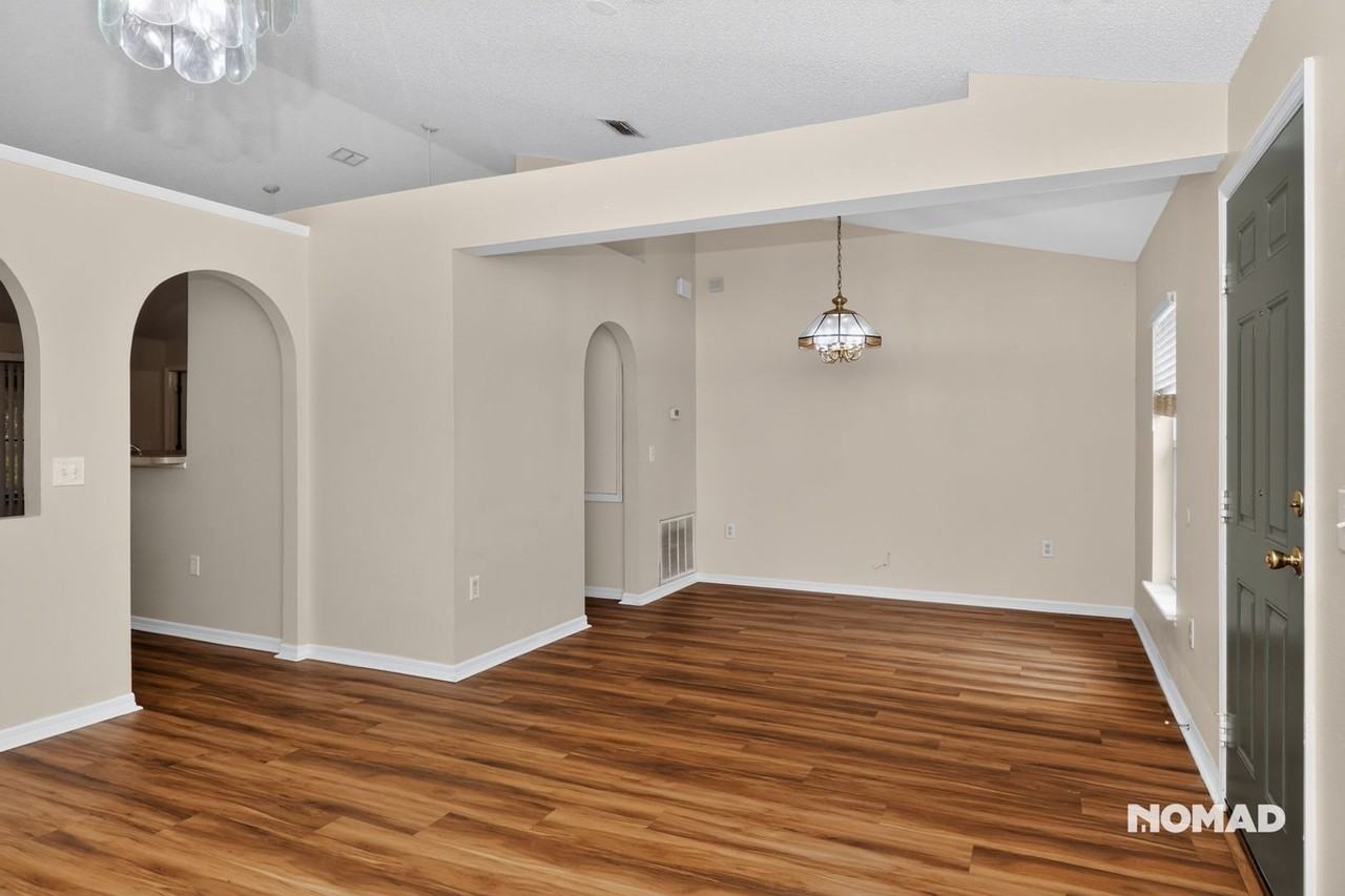 14169 Spring Hill Dr - Photo 7 of 38