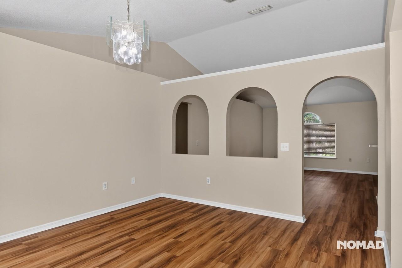 14169 Spring Hill Dr - Photo 5 of 34
