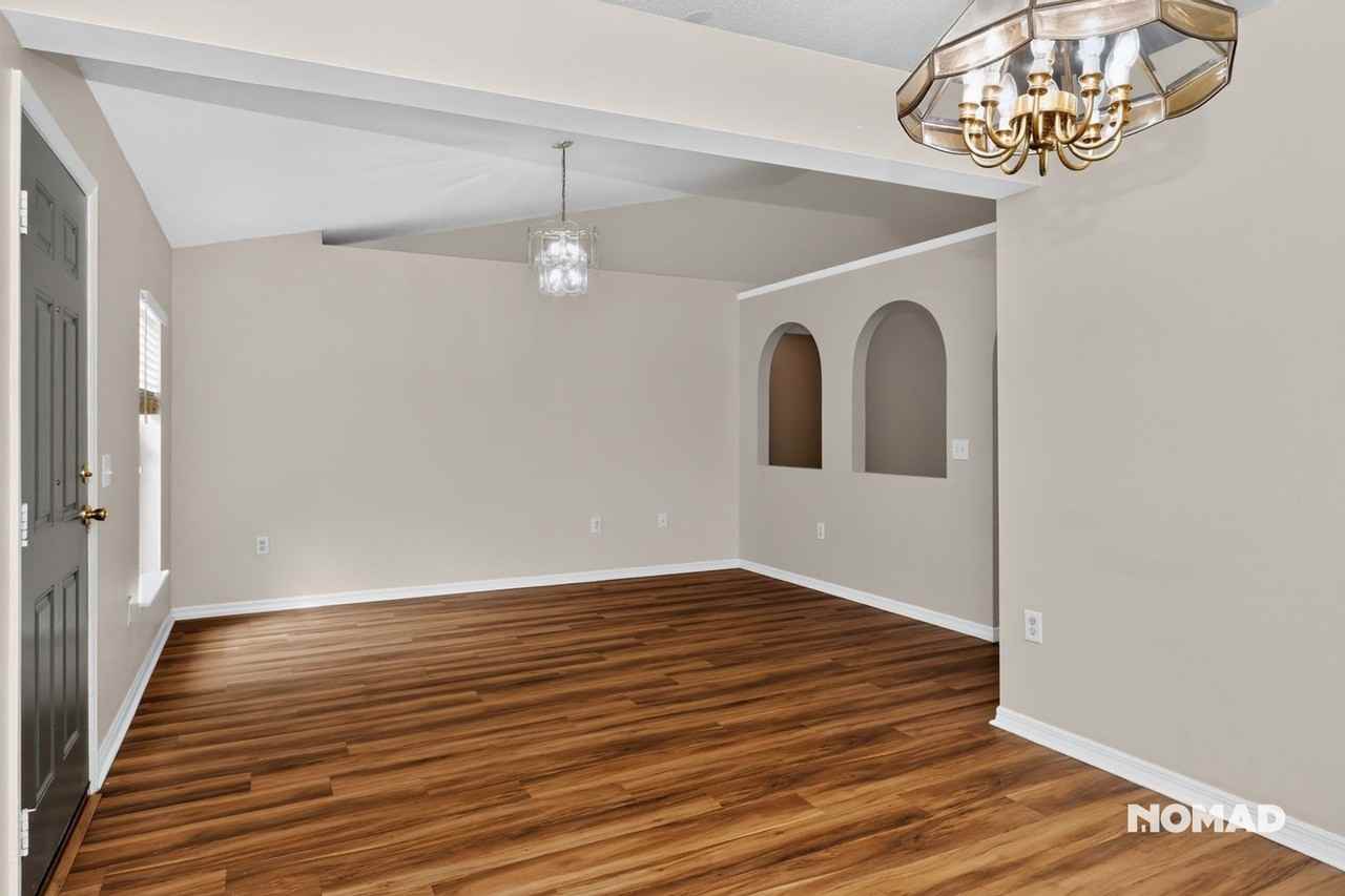 14169 Spring Hill Dr - Photo 4 of 34