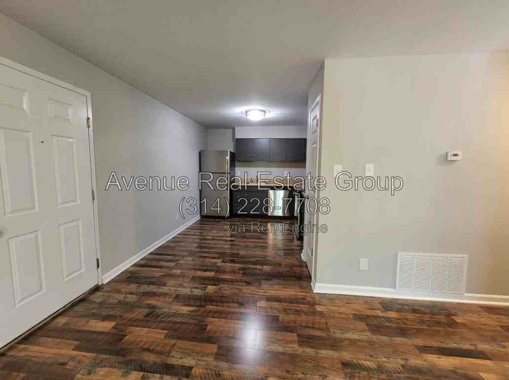 708 Ridgeside Dr #L - Photo 2 of 16
