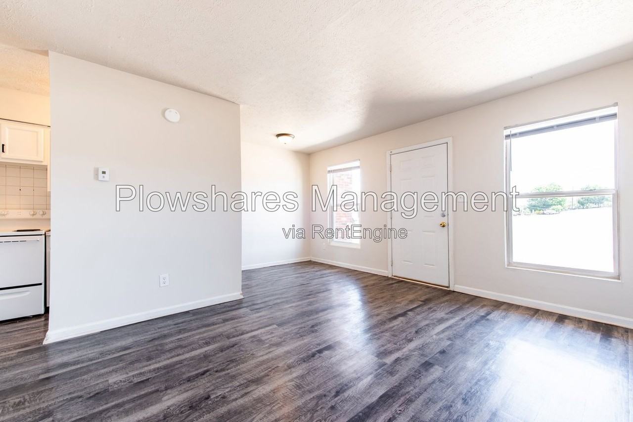 5642 Butternut Rd - Photo 3 of 17