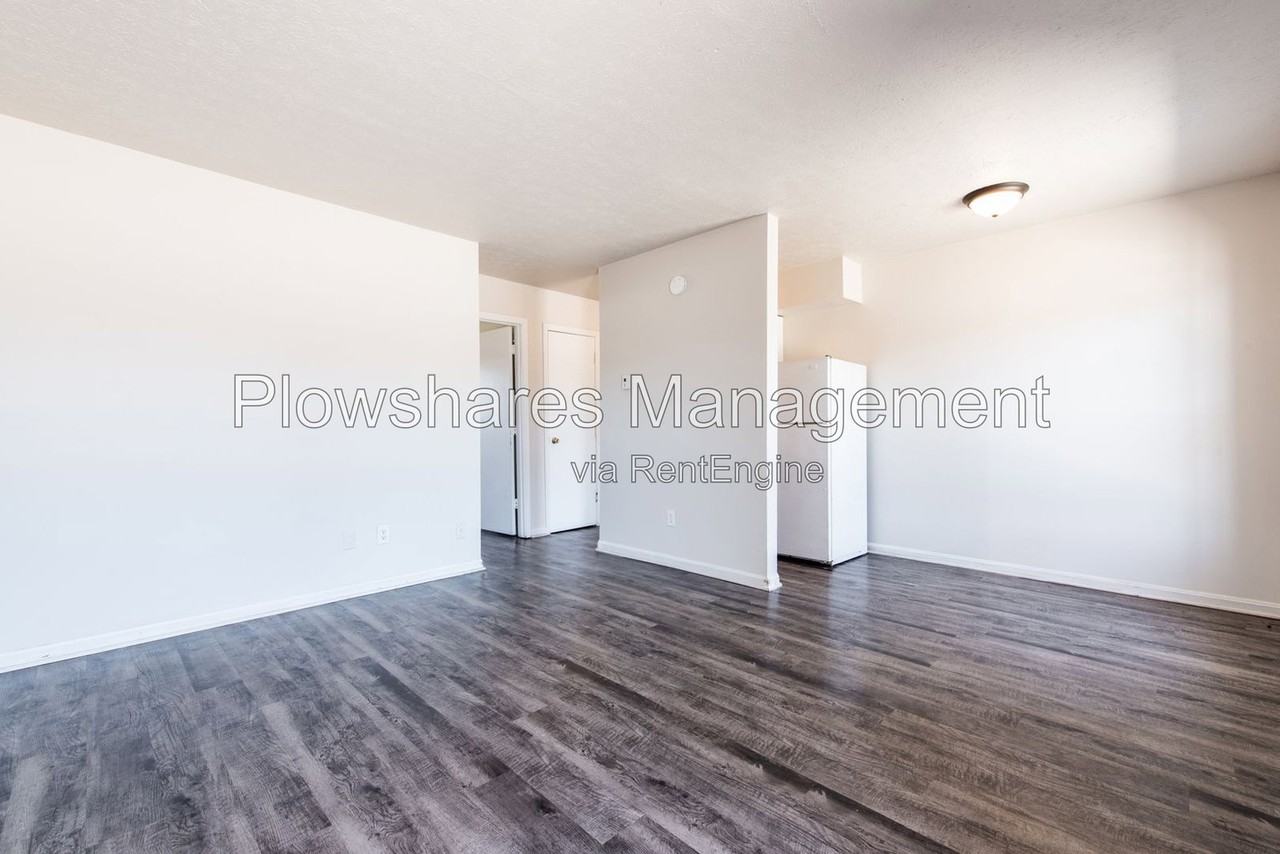 5642 Butternut Rd - Photo 4 of 17