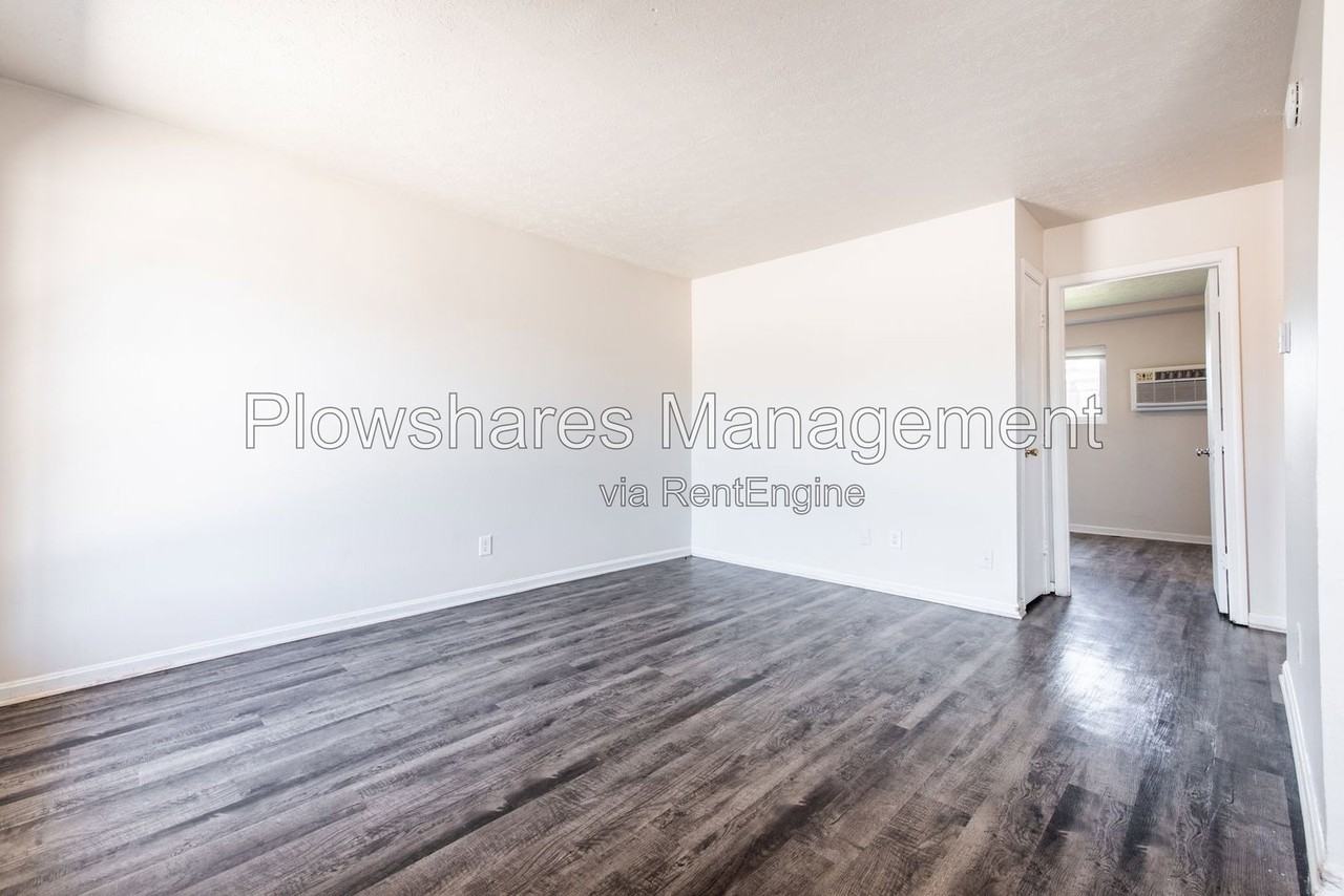 5642 Butternut Rd - Photo 5 of 17