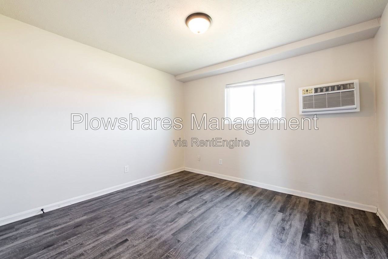 5642 Butternut Rd - Photo 7 of 17