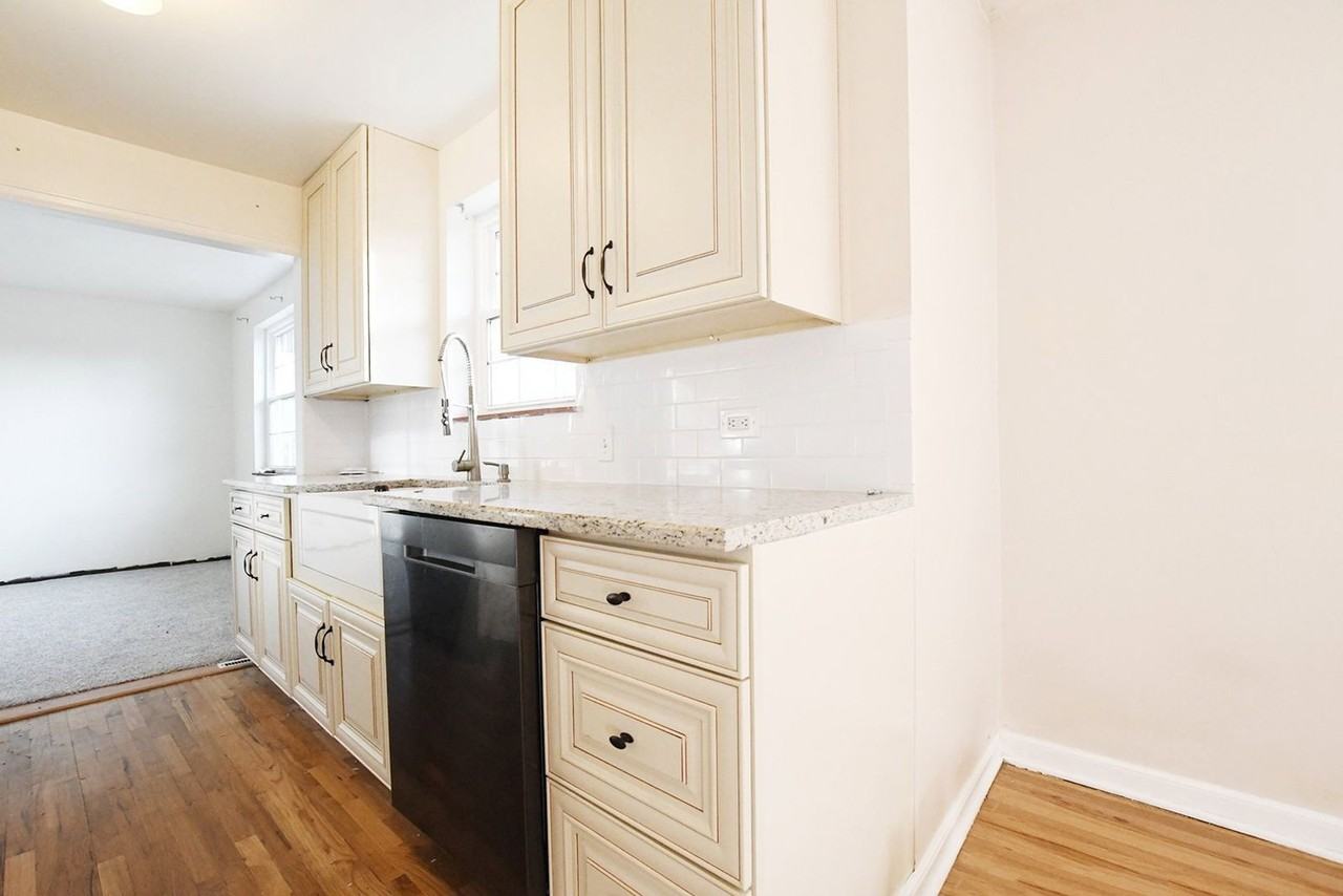 3025 Holly St - Photo 2 of 12