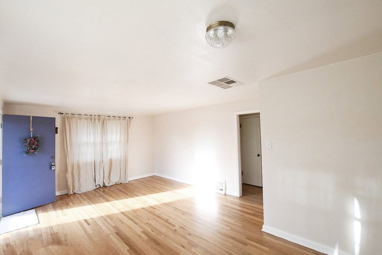 3025 Holly St - Photo 3 of 12