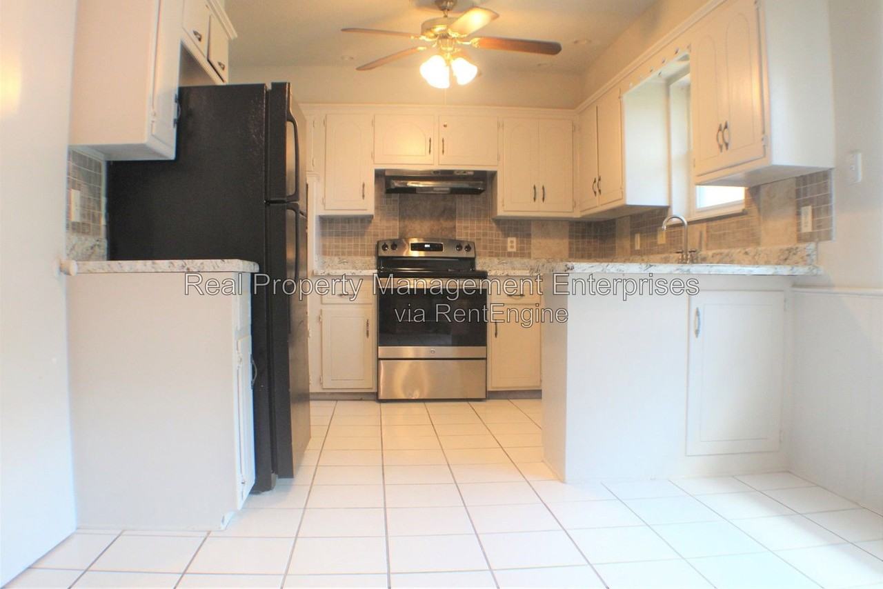 10904 N Florida Ave - Photo 7 of 15