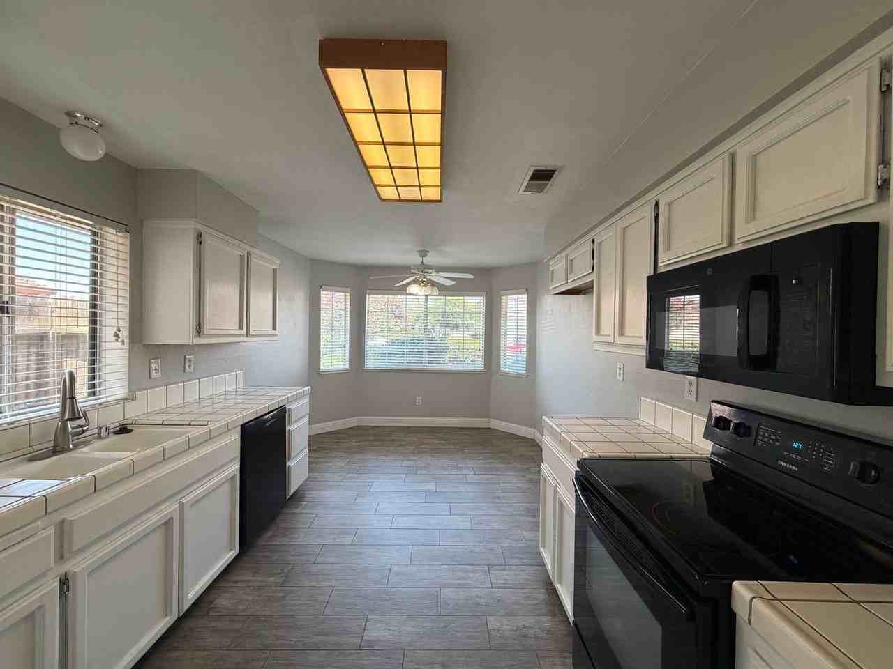 7921 Cold Spray Ct - Photo 2 of 10