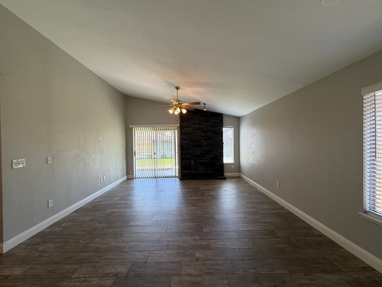 7921 Cold Spray Ct - Photo 3 of 10