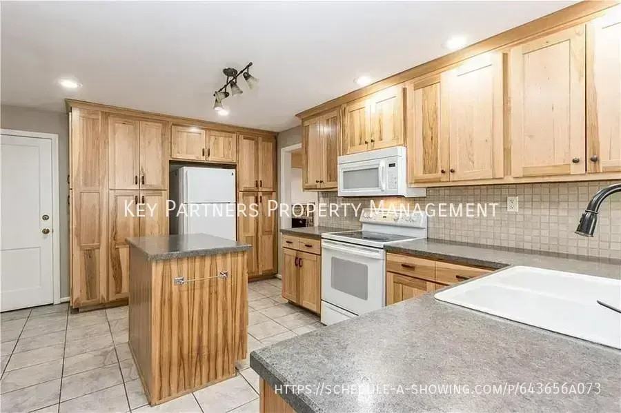 4931 W 72nd Ter - Photo 7 of 21