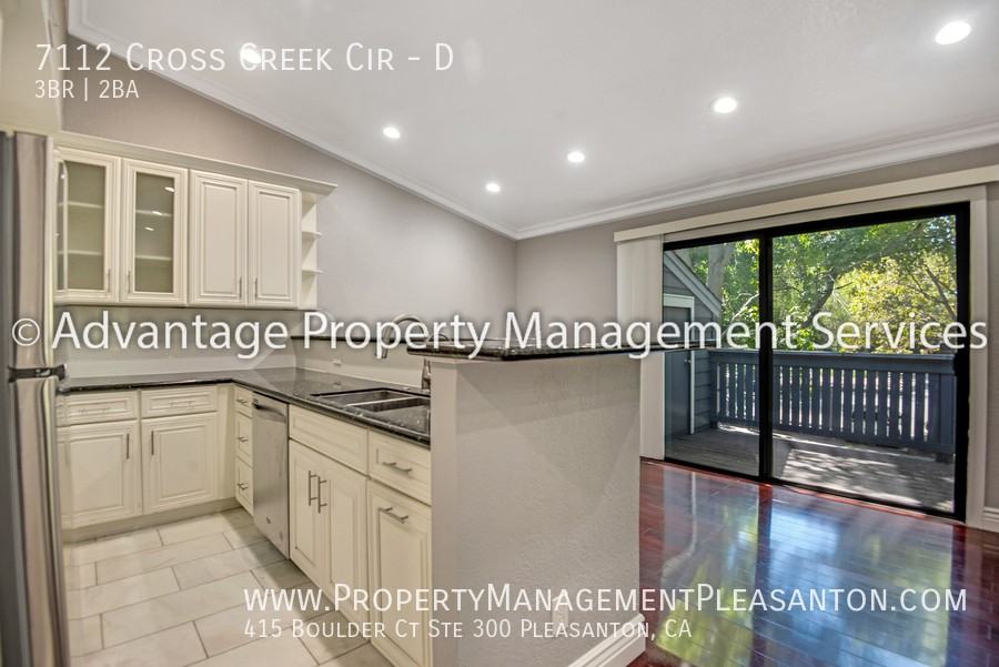 7112 Cross Creek Cir #D - Photo 5 of 20