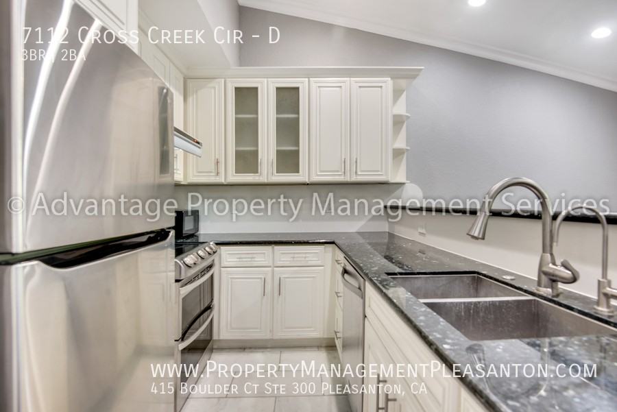 7112 Cross Creek Cir #D - Photo 6 of 20
