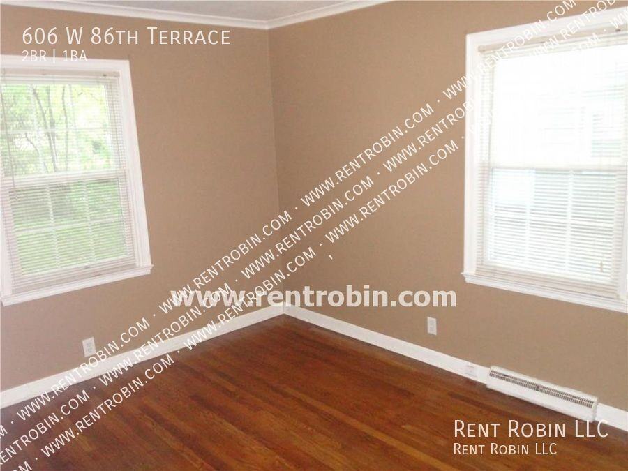 606 W 86th Ter - Photo 4 of 17