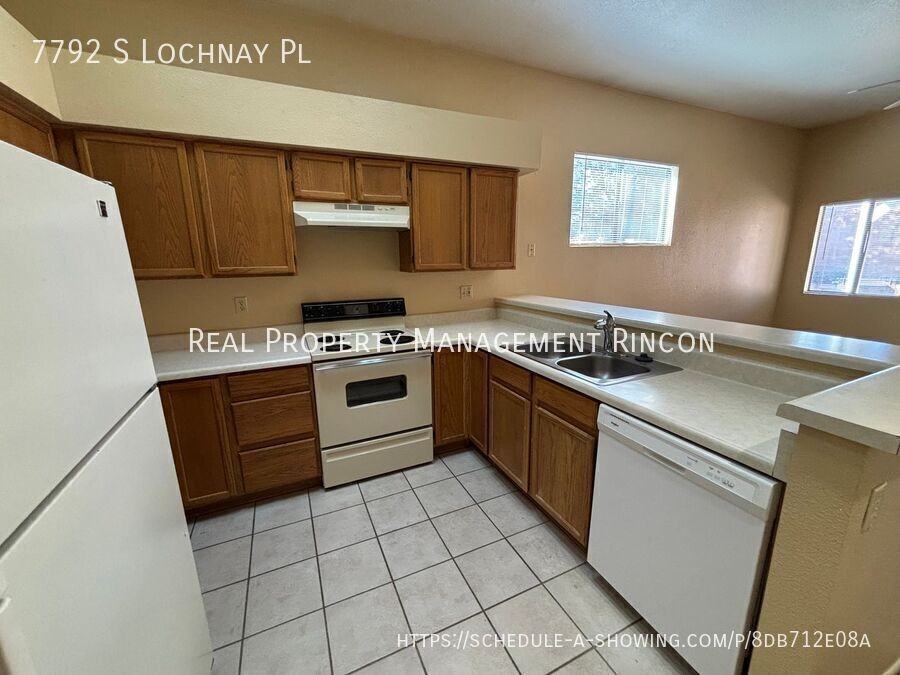 7792 S Lochnay Pl - Photo 4 of 16