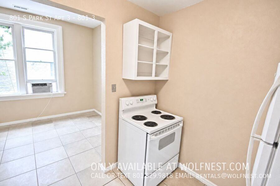 801 S Park St Apt 3 #801-3 - Photo 4 of 16