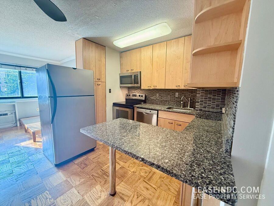 1816 New Hampshire Ave Nw #202 - Photo 6 of 17