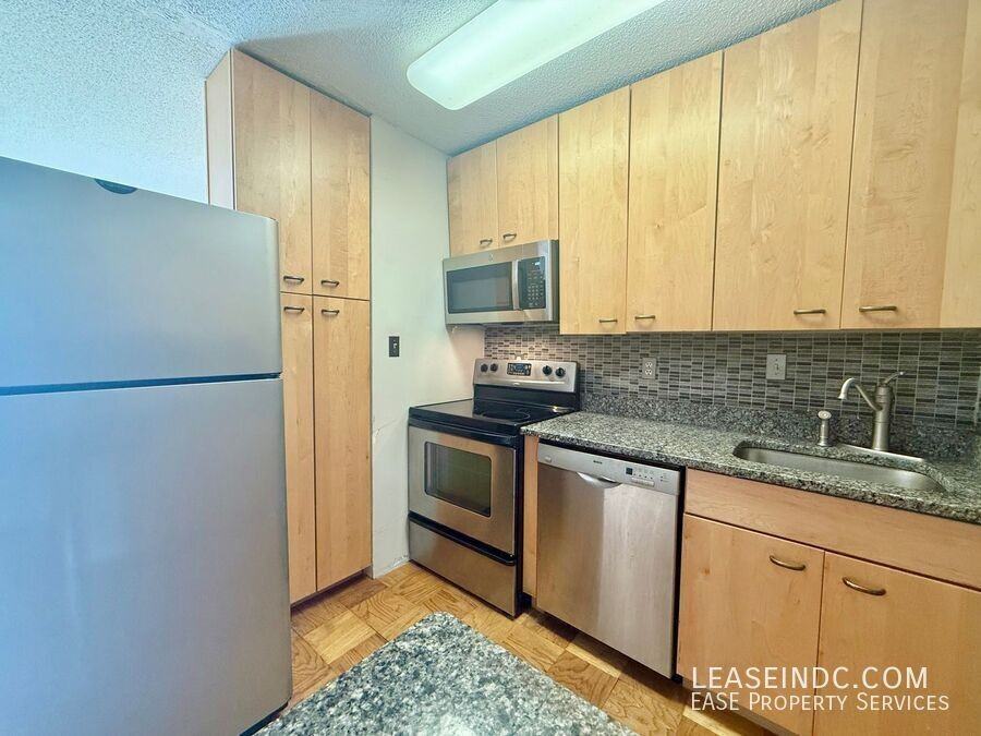 1816 New Hampshire Ave Nw #202 - Photo 7 of 17