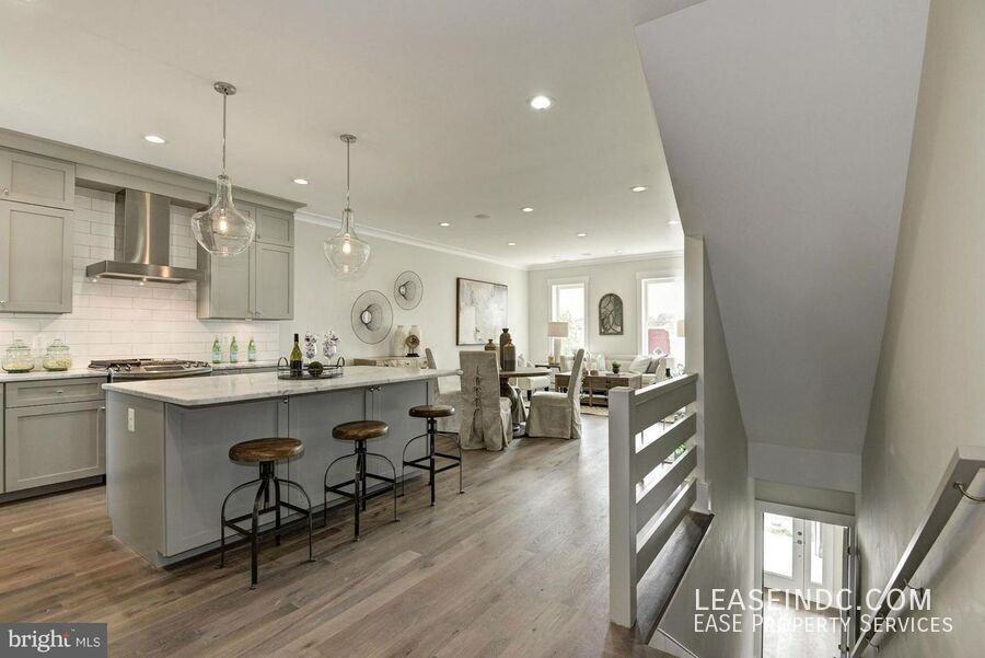 1232 I St Ne #2 - Photo 4 of 26