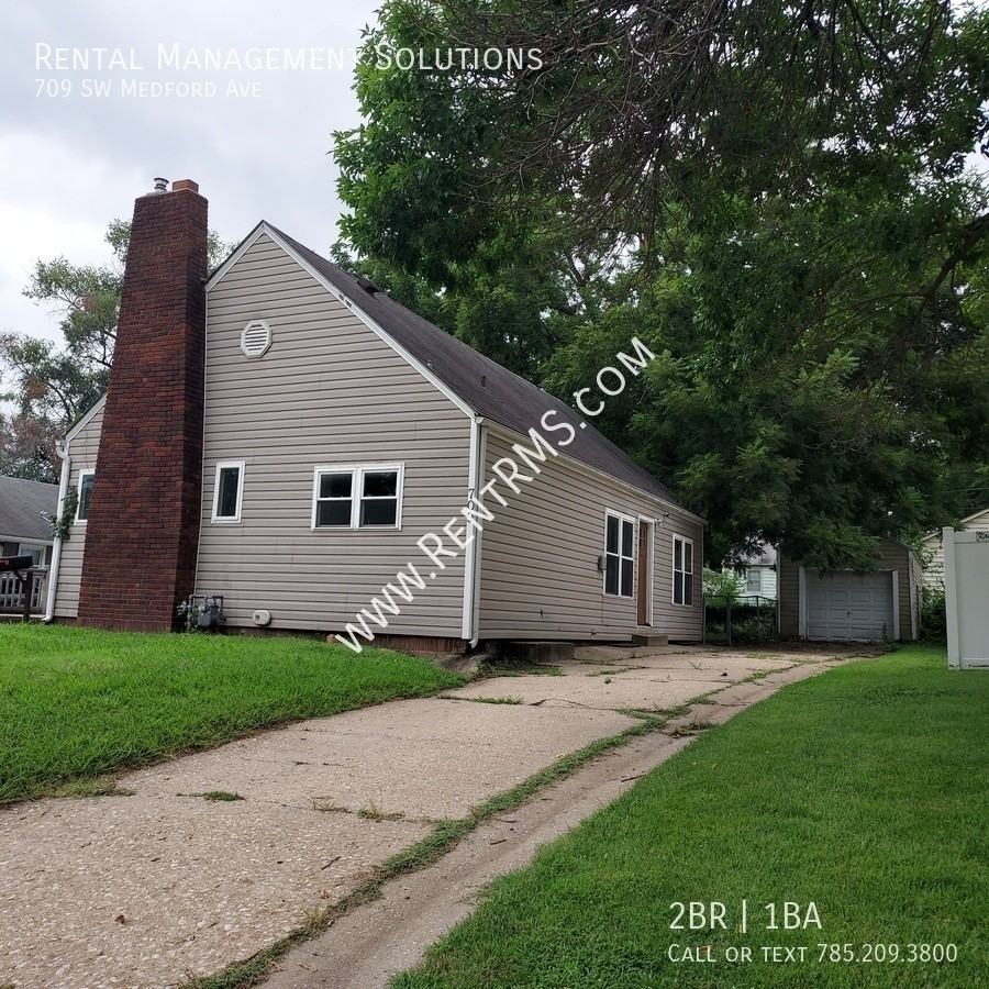 709 Sw Medford Ave - Photo 2 of 22
