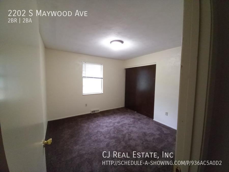 2202 S Maywood Ave - Photo 5 of 9