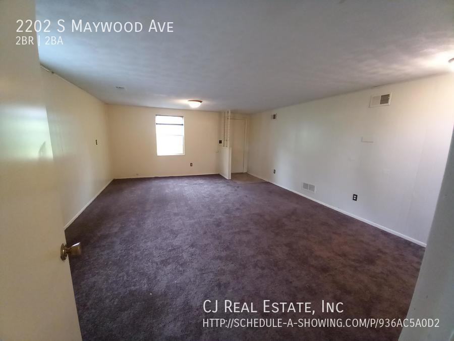 2202 S Maywood Ave - Photo 7 of 9