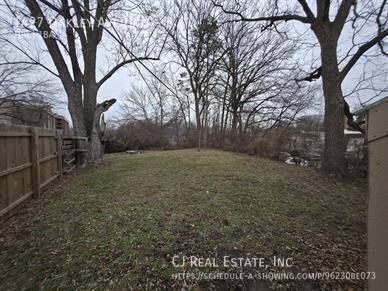 1427 Oakley Ave #B - Photo 3 of 3