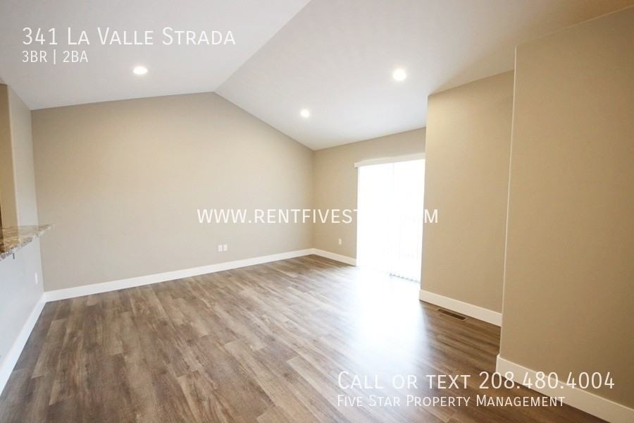 341 La Valle Strada - Photo 2 of 16