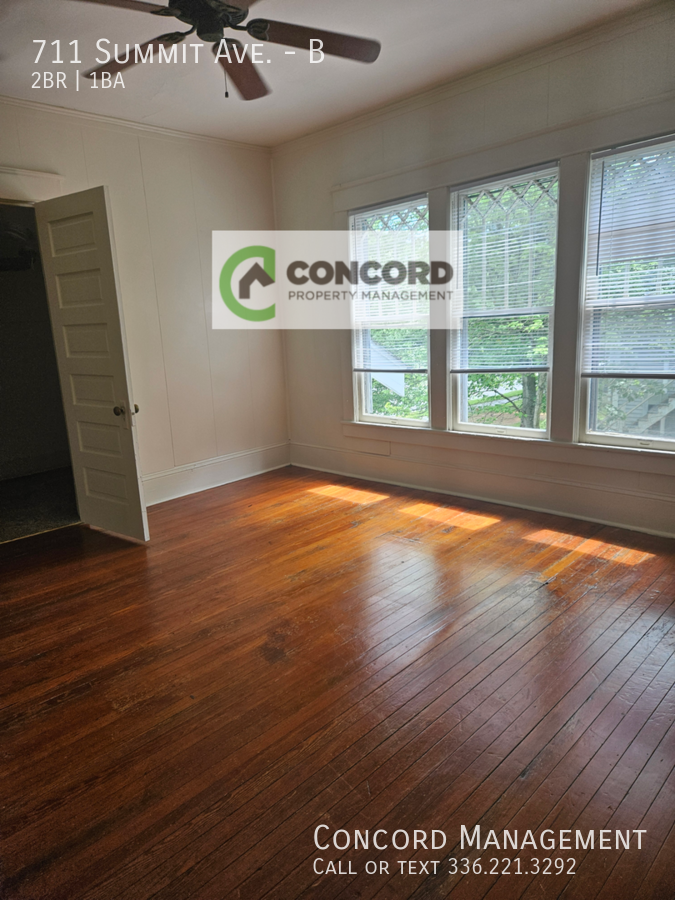 711 Summit Ave #B - Photo 6 of 18