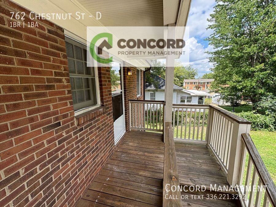762 Chestnut St #D - Photo 3 of 14