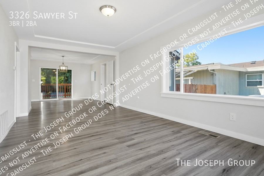 3326 Sawyer St - Photo 2 of 23