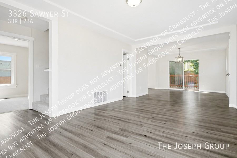 3326 Sawyer St - Photo 4 of 23