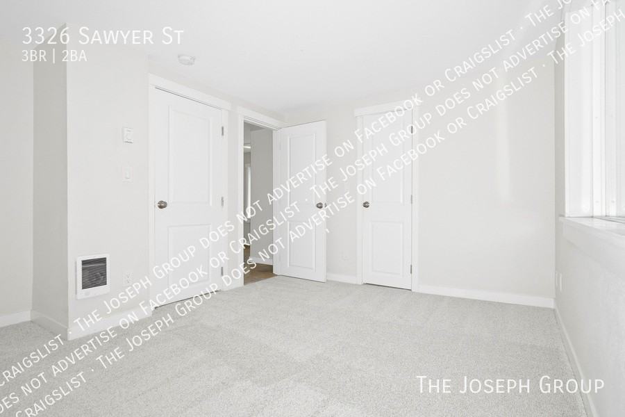3326 Sawyer St - Photo 7 of 23