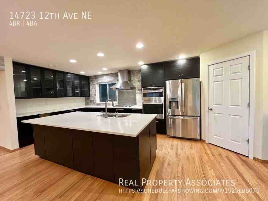 14723 12th Ave Ne - Photo 3 of 24