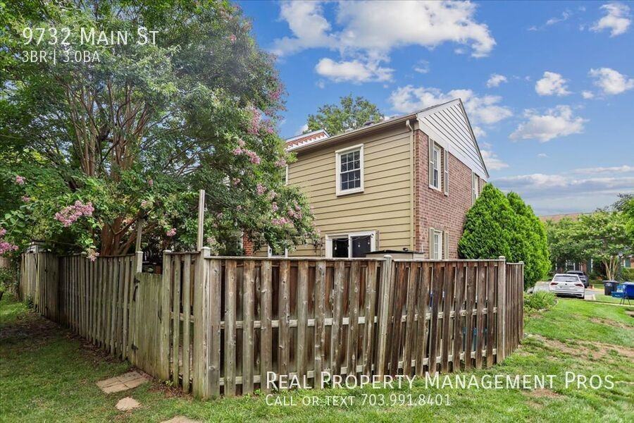 9732 Main St - Photo 3 of 50