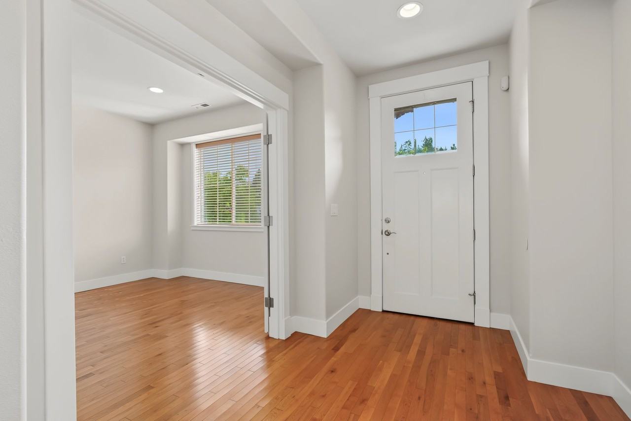 1874 Miller Dr - Photo 3 of 41