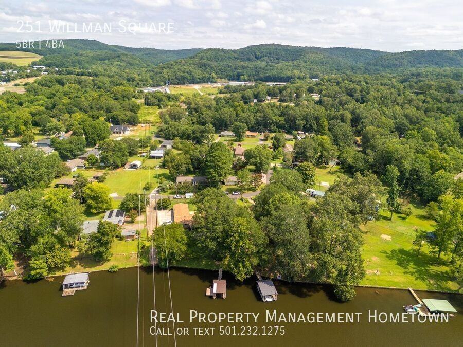 251 Willman Sq - Photo 4 of 49