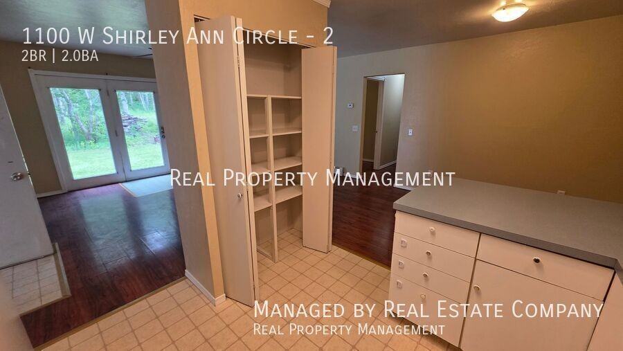 1100 W Shirley Ann Cir #2 - Photo 5 of 19