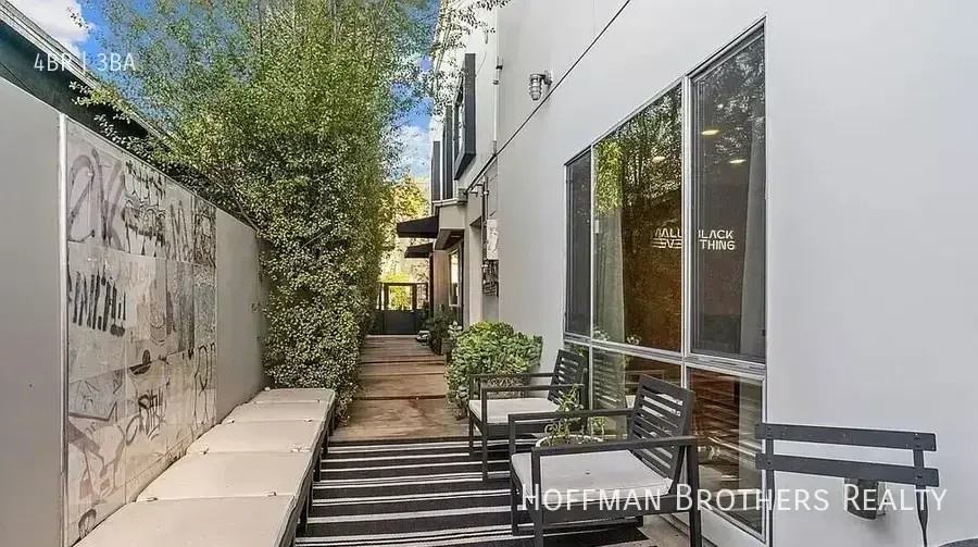 615 1/2 6th Ave #615-1-2 - Photo 5 of 20