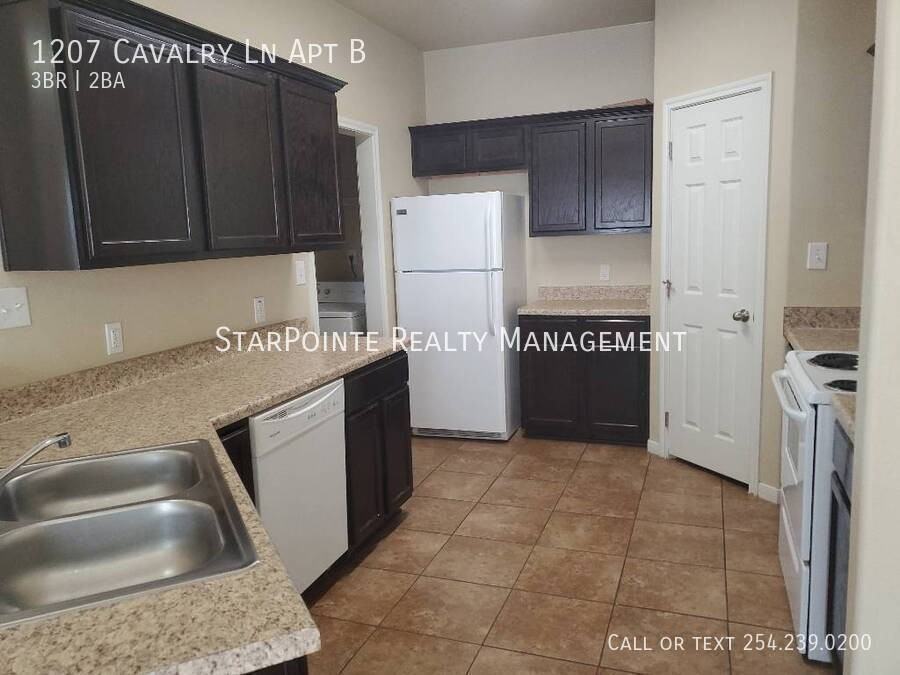 1207 Cavalry Ln Apt B - Photo 5 of 9