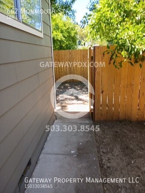 662 Monmouth St - Photo 4 of 13