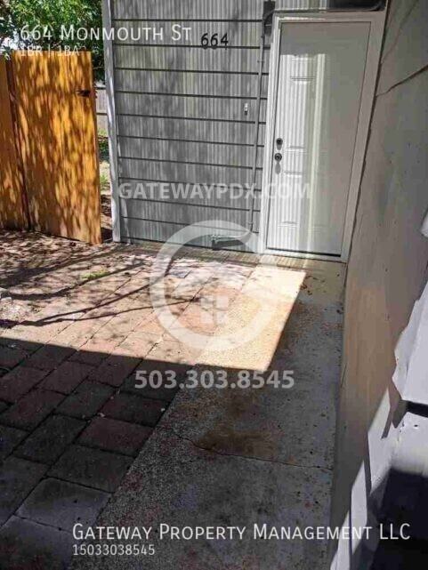 664 Monmouth St - Photo 4 of 13
