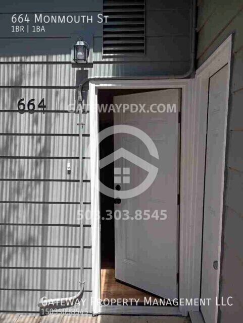 664 Monmouth St - Photo 5 of 13